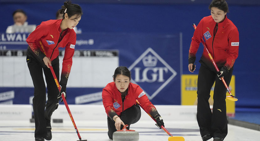 受采访时提 受采访时提